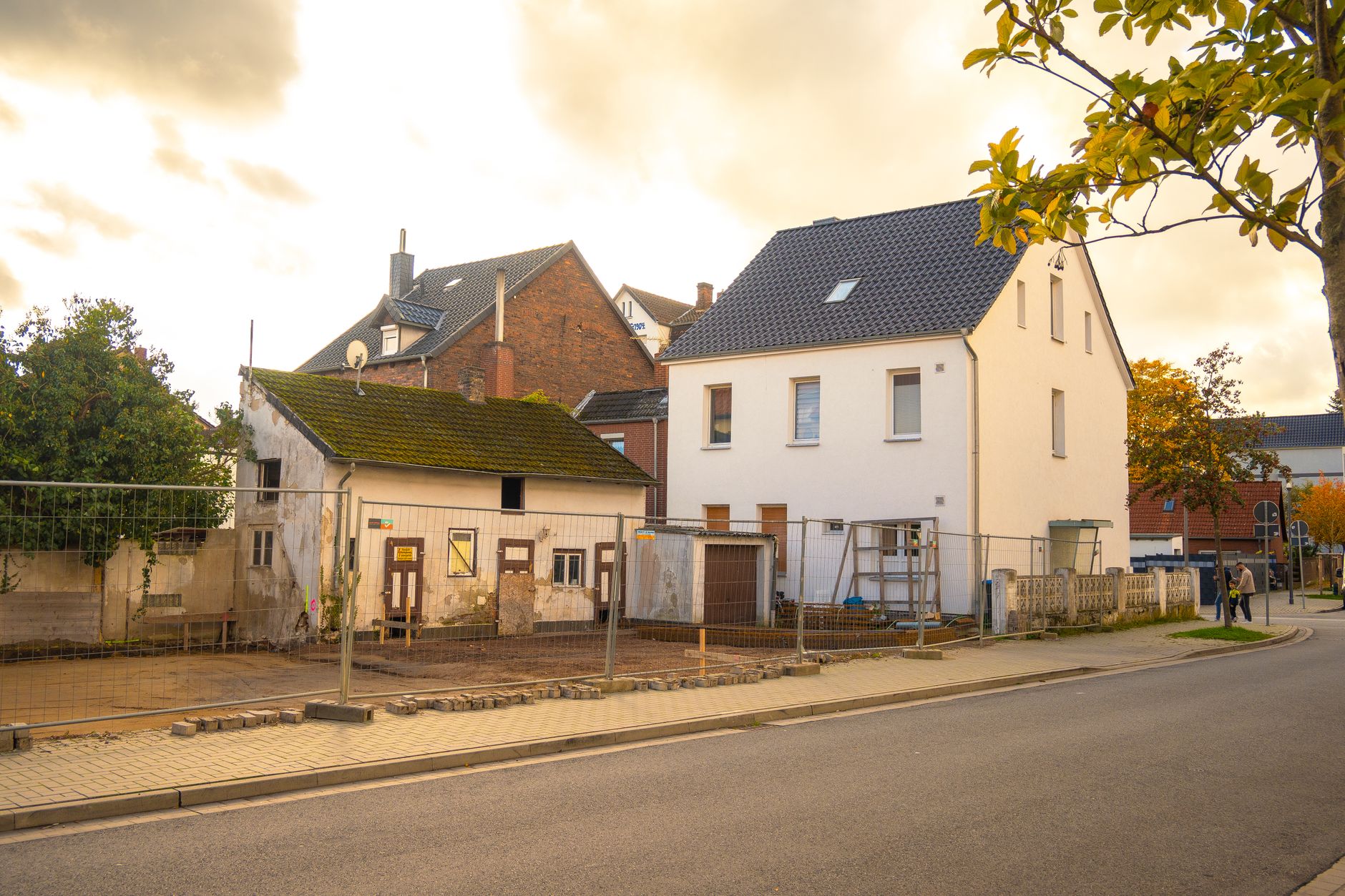 Entrümpelung und Abtransport in Entrümpelungsfirmen in Vöcklabruck: Kontakt, Leistungen und Route