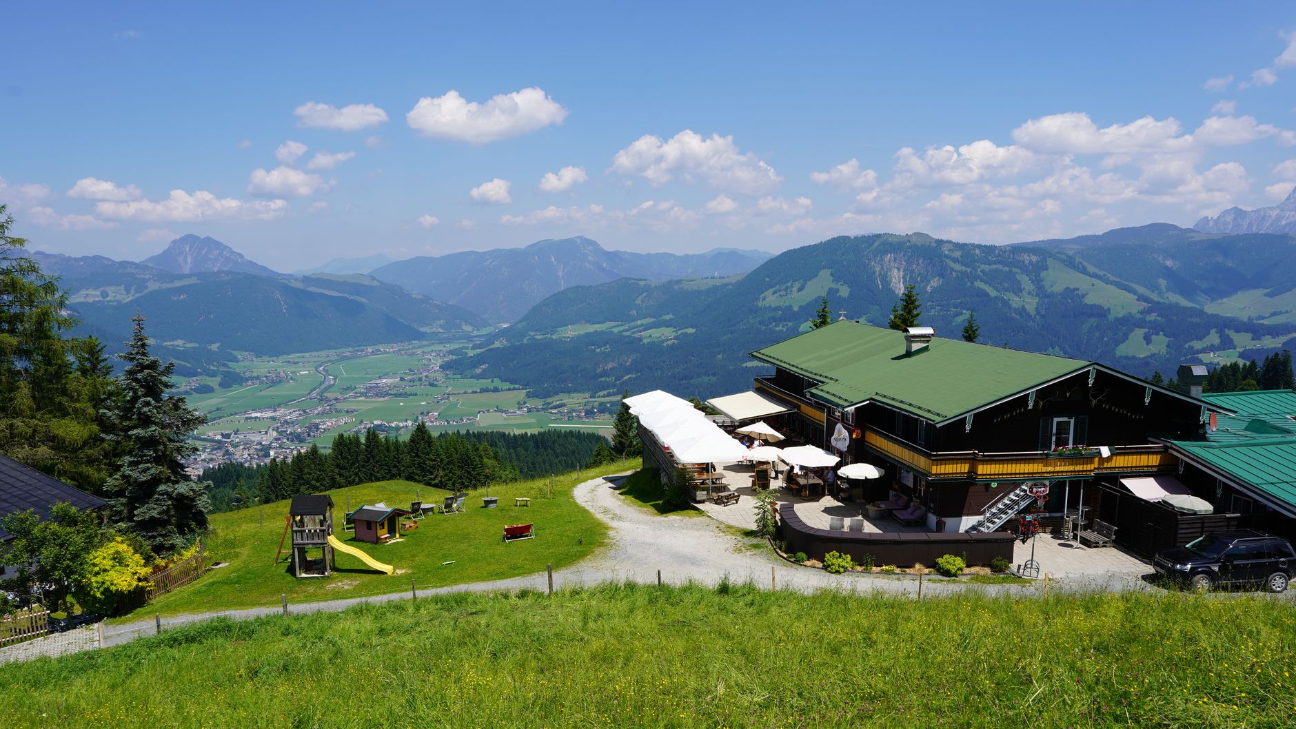 Entrümpelung und Abtransport in St. Johann in Tirol: Räumungsfirmen und Kontakt