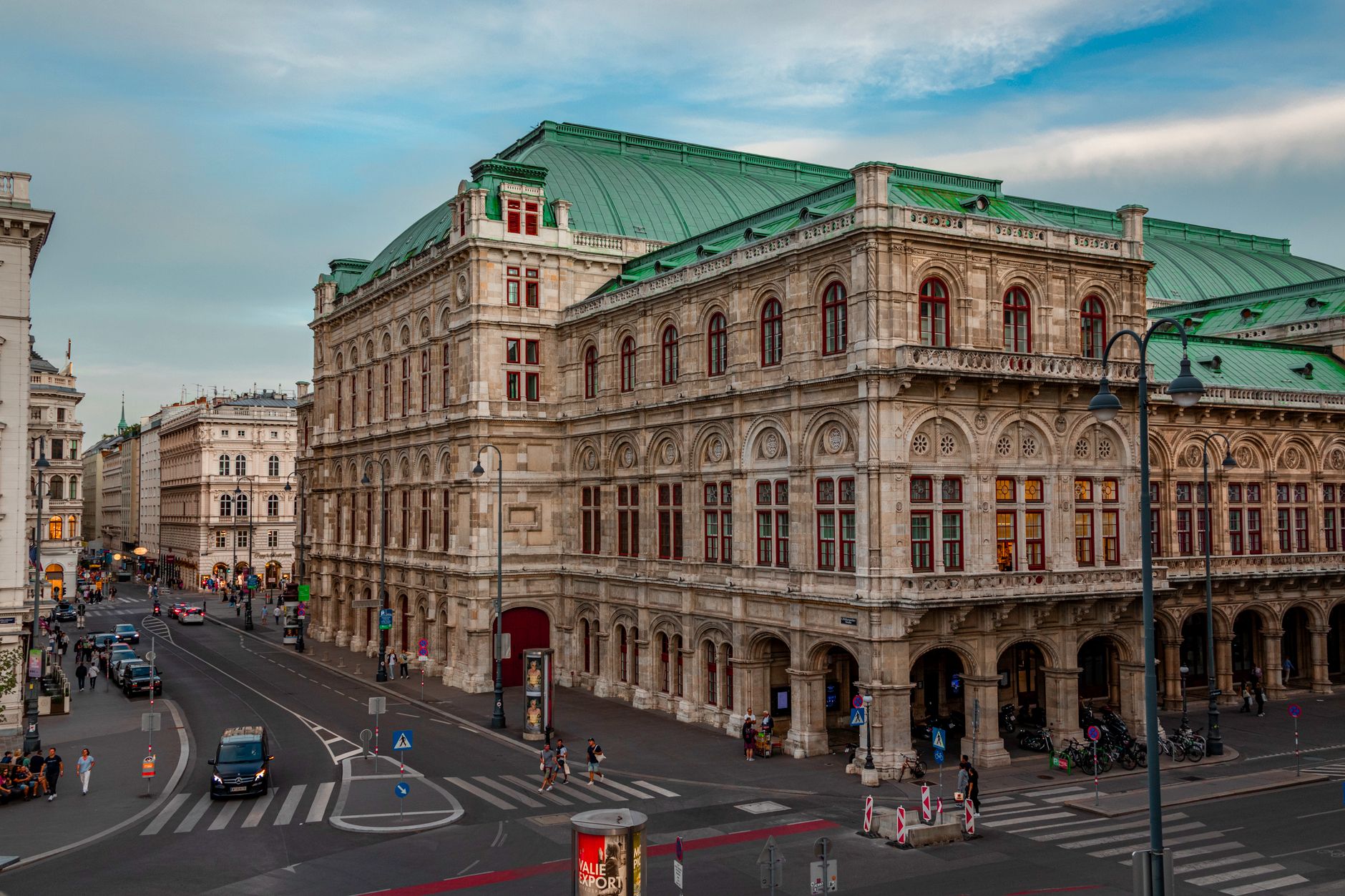 Kellerräumung und Räumungsservice in Entrümpelungsfirmen in Wien: Kontakt, Leistungen und Route