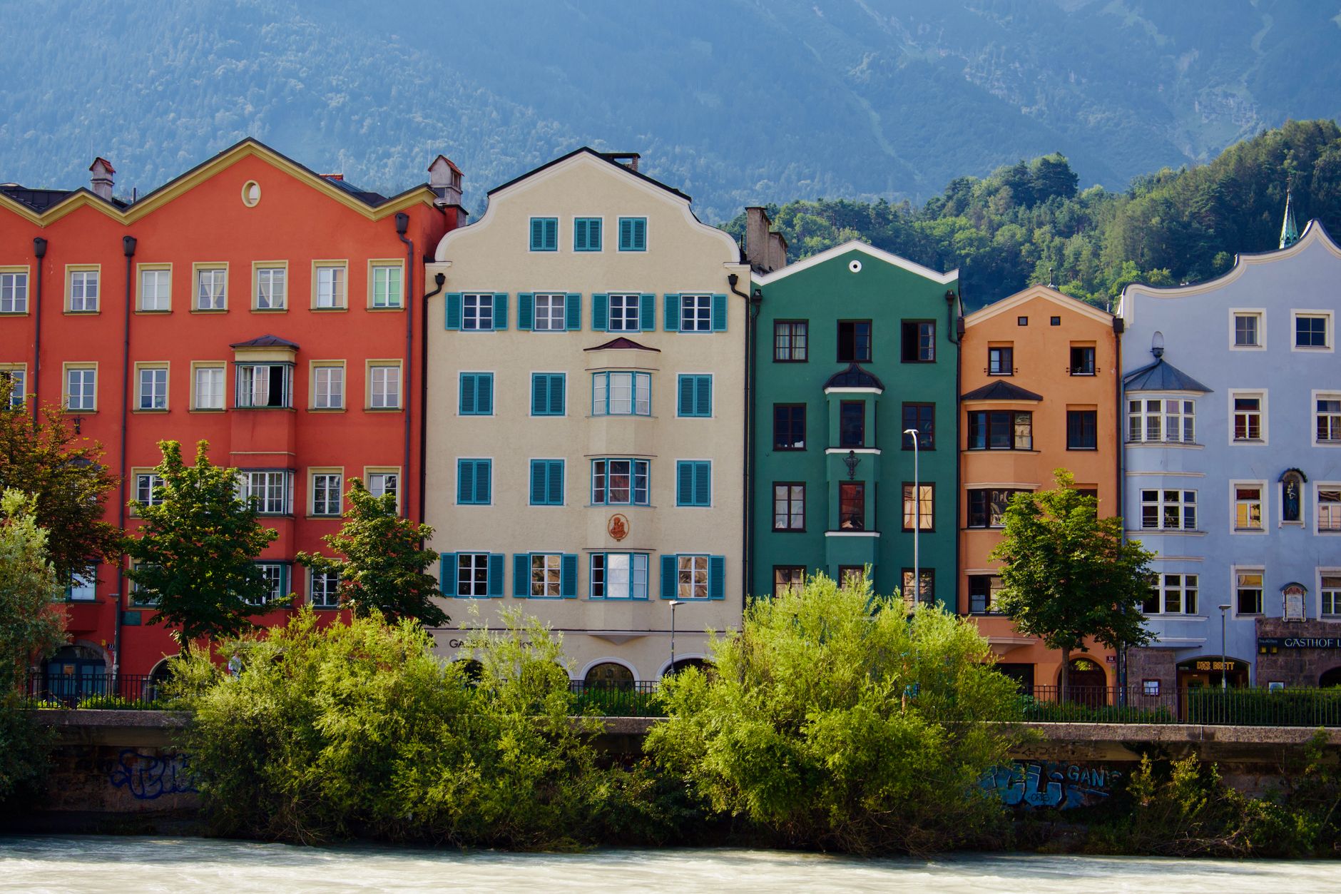 Kellerräumung und Räumungsservice in Innsbruck: Räumungsfirmen und Kontakt