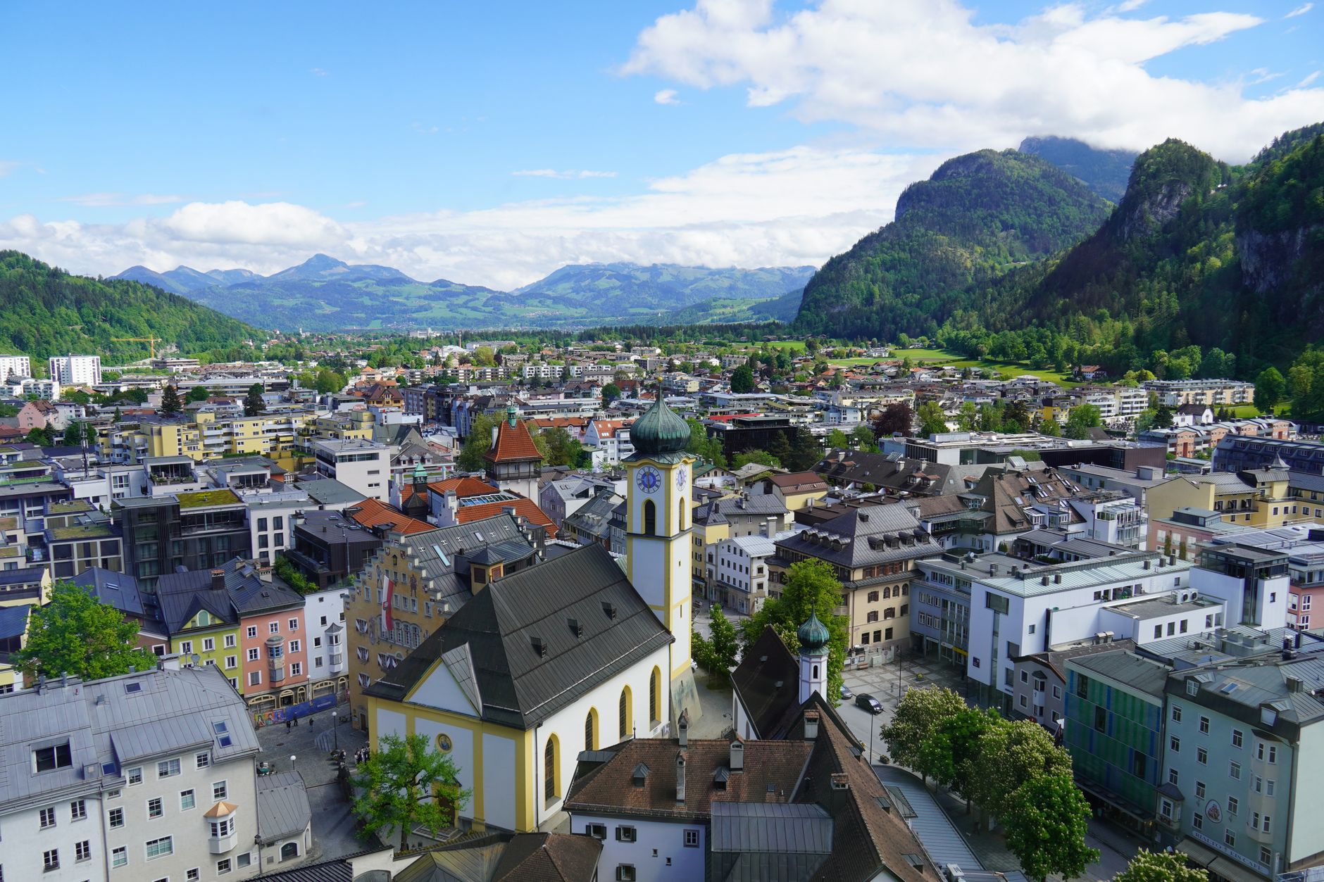 Kellerräumung und Räumungsservice in Traun: Entrümpelungsfirmen im Überblick