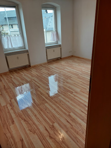 VD Räumen%Entsorgen St. Pölten: Räumungsarbeiten und Kontakt